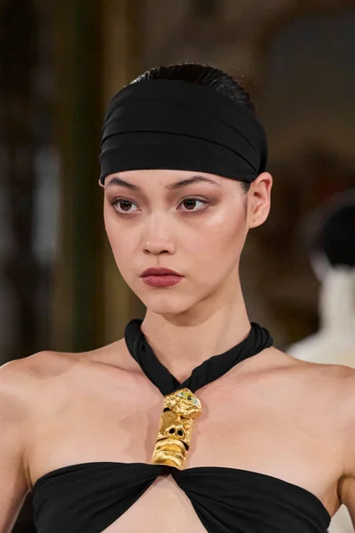 Look 13